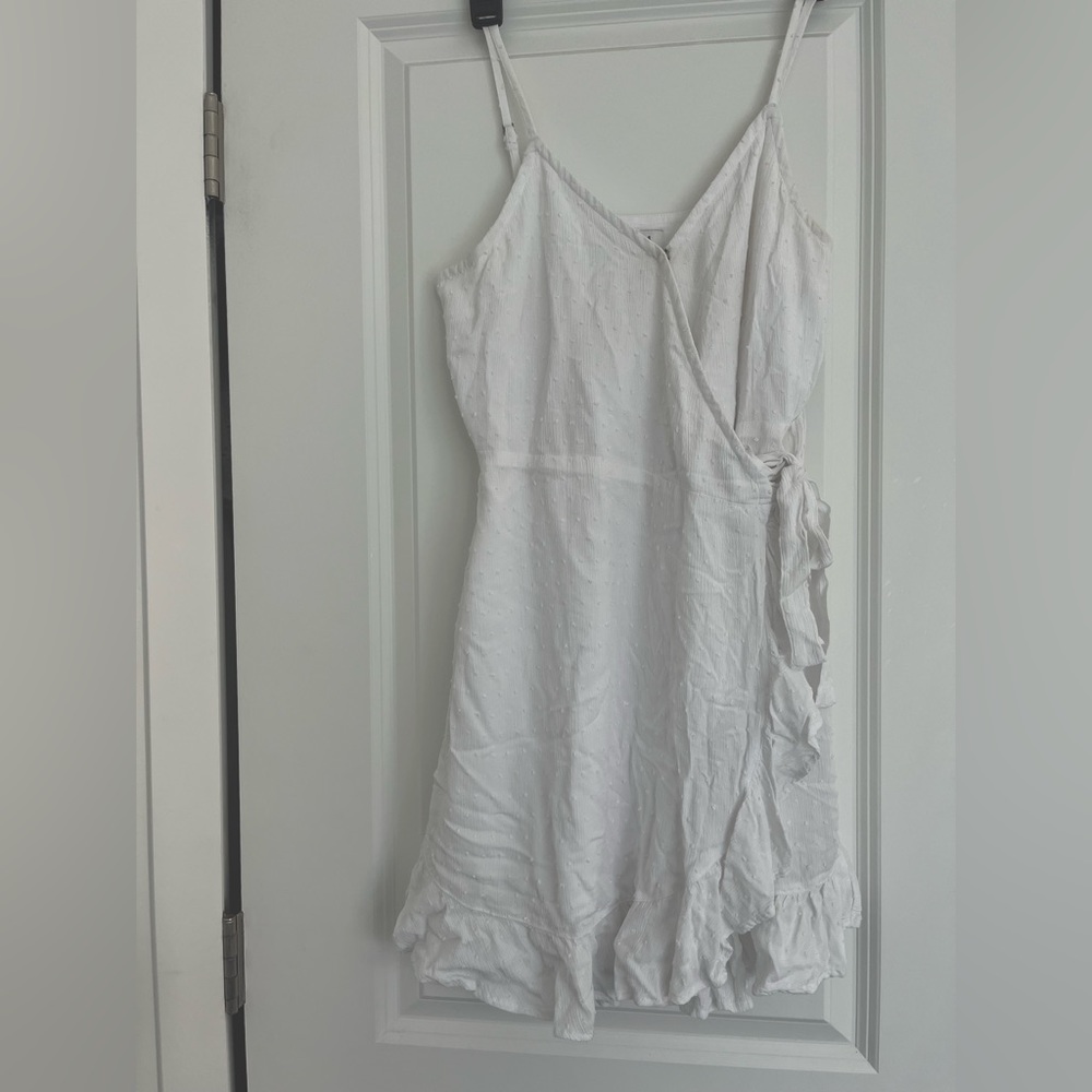 white wrap dress from Hollister